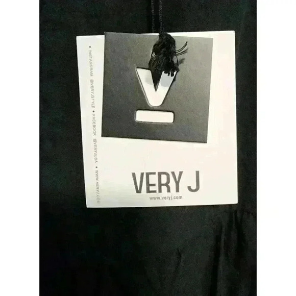 Very J Party Dress Black with White Ruffle‎ Puff Sleeves, Size S - Picture 4 of 10